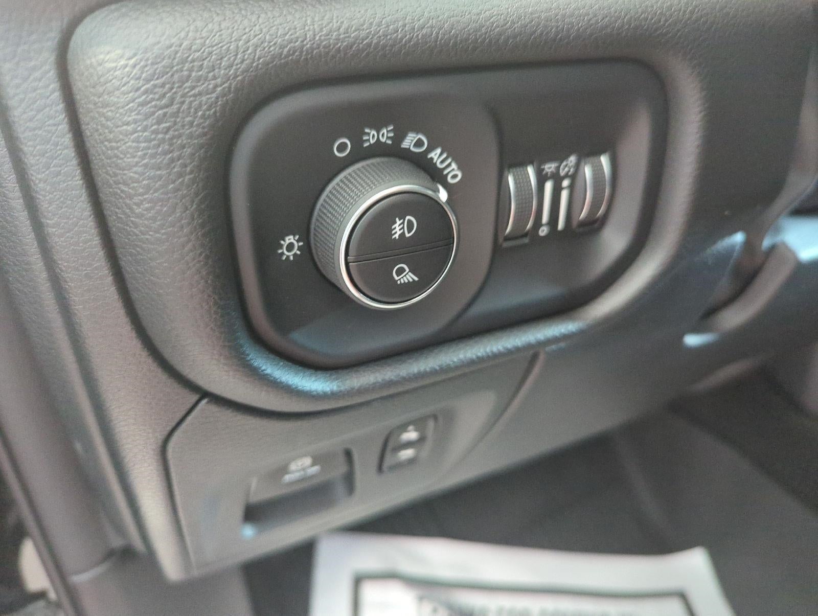 2023 RAM 1500 Laramie Crew Cab 4x4 5'7' Box