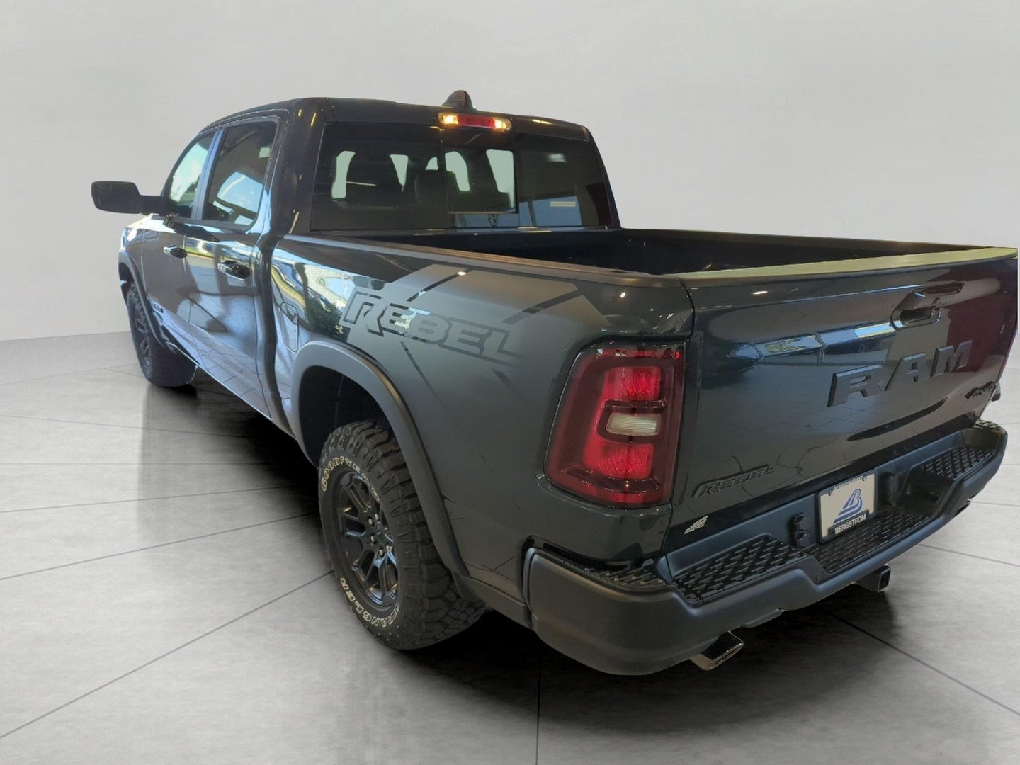 2027 RAM 1500 RAM 1500 REBEL CREW CAB 4X4 5'7' BOX