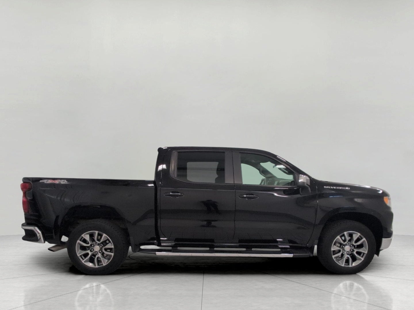 2024 Chevrolet SILVERADO 1500 4WD Crew Cab Short Bed LT with 2FL