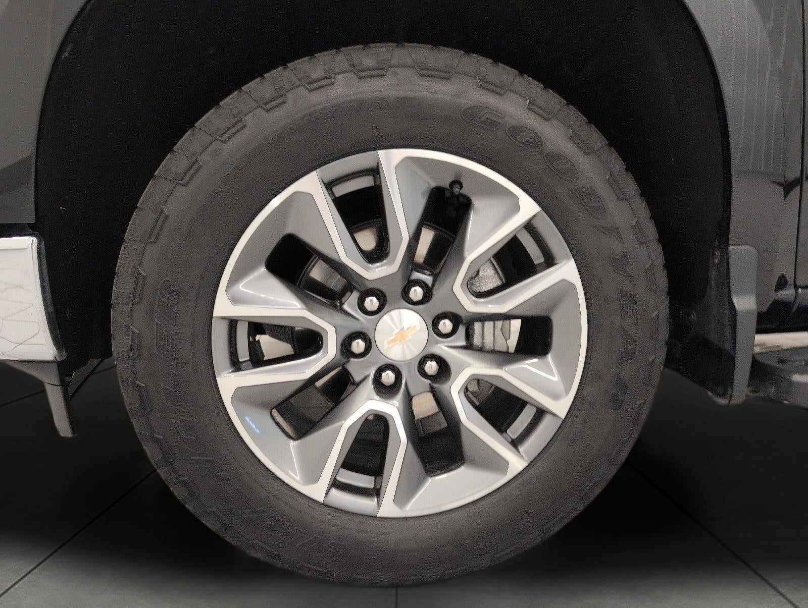 2024 Chevrolet SILVERADO 1500 4WD Crew Cab Short Bed LT with 2FL