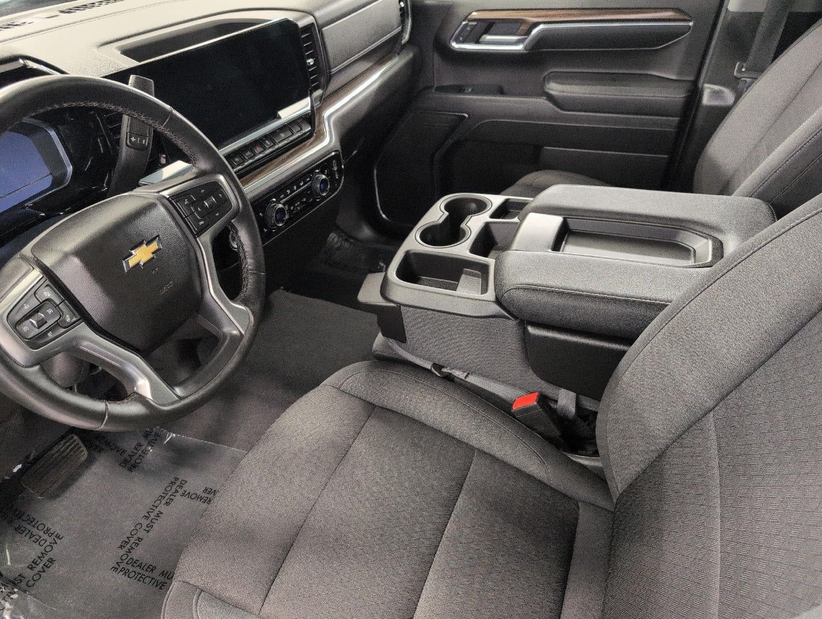 2024 Chevrolet SILVERADO 1500 LT