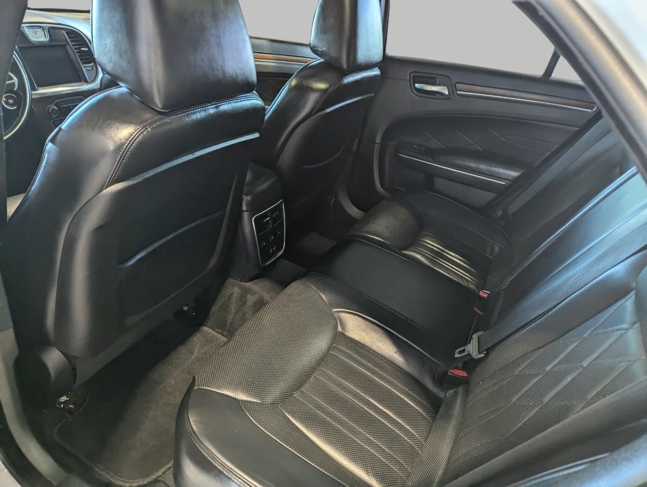 2015 Chrysler 300C Platinum