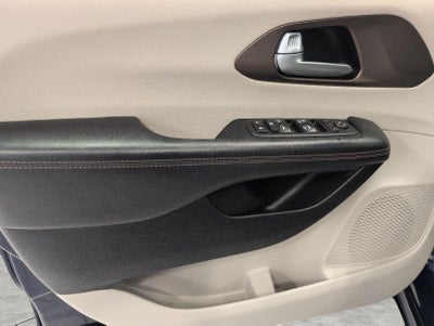 2017 Chrysler Pacifica LX