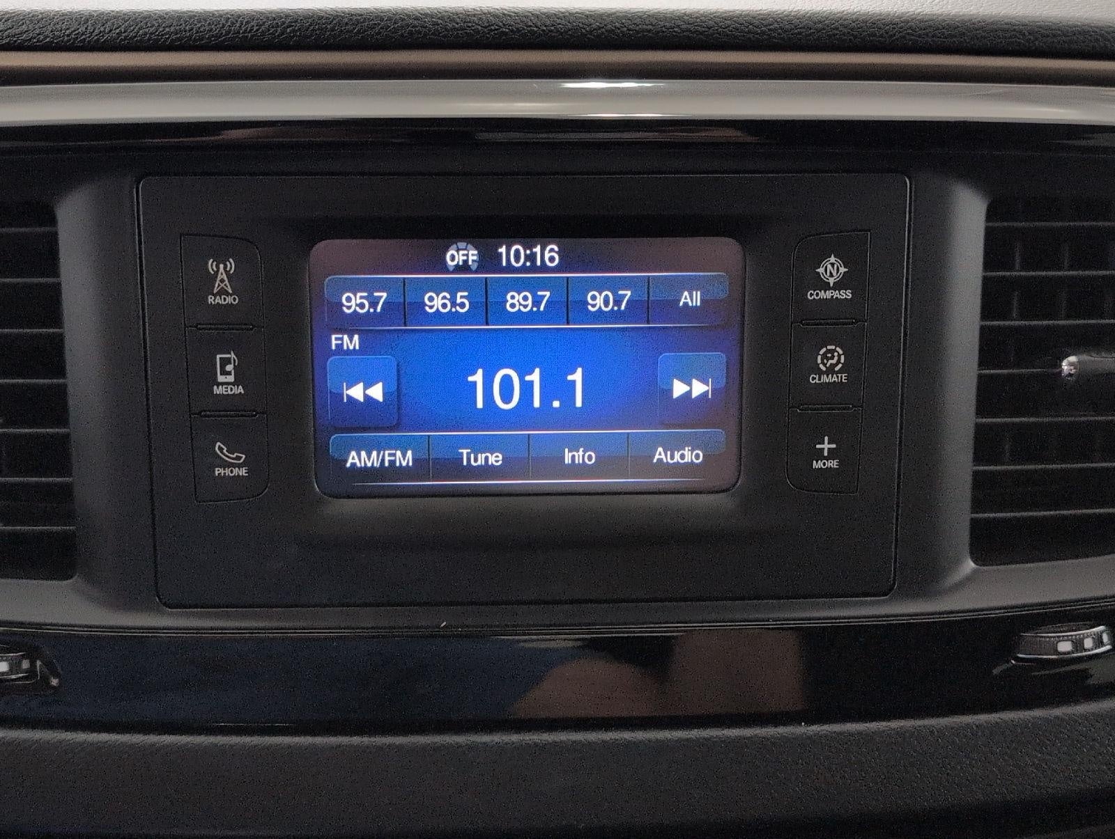 2017 Chrysler Pacifica LX