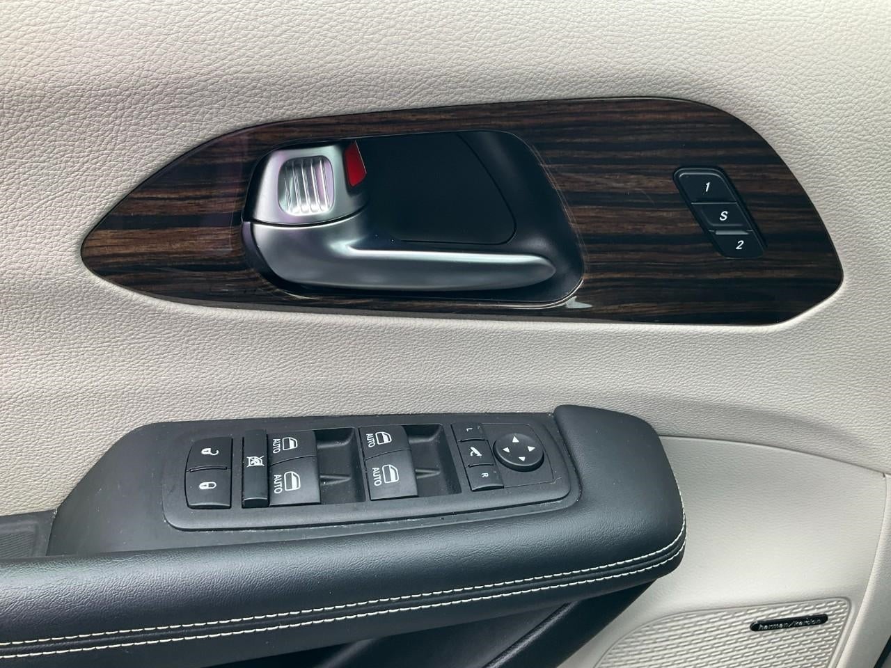 2023 Chrysler Pacifica Hybrid Limited