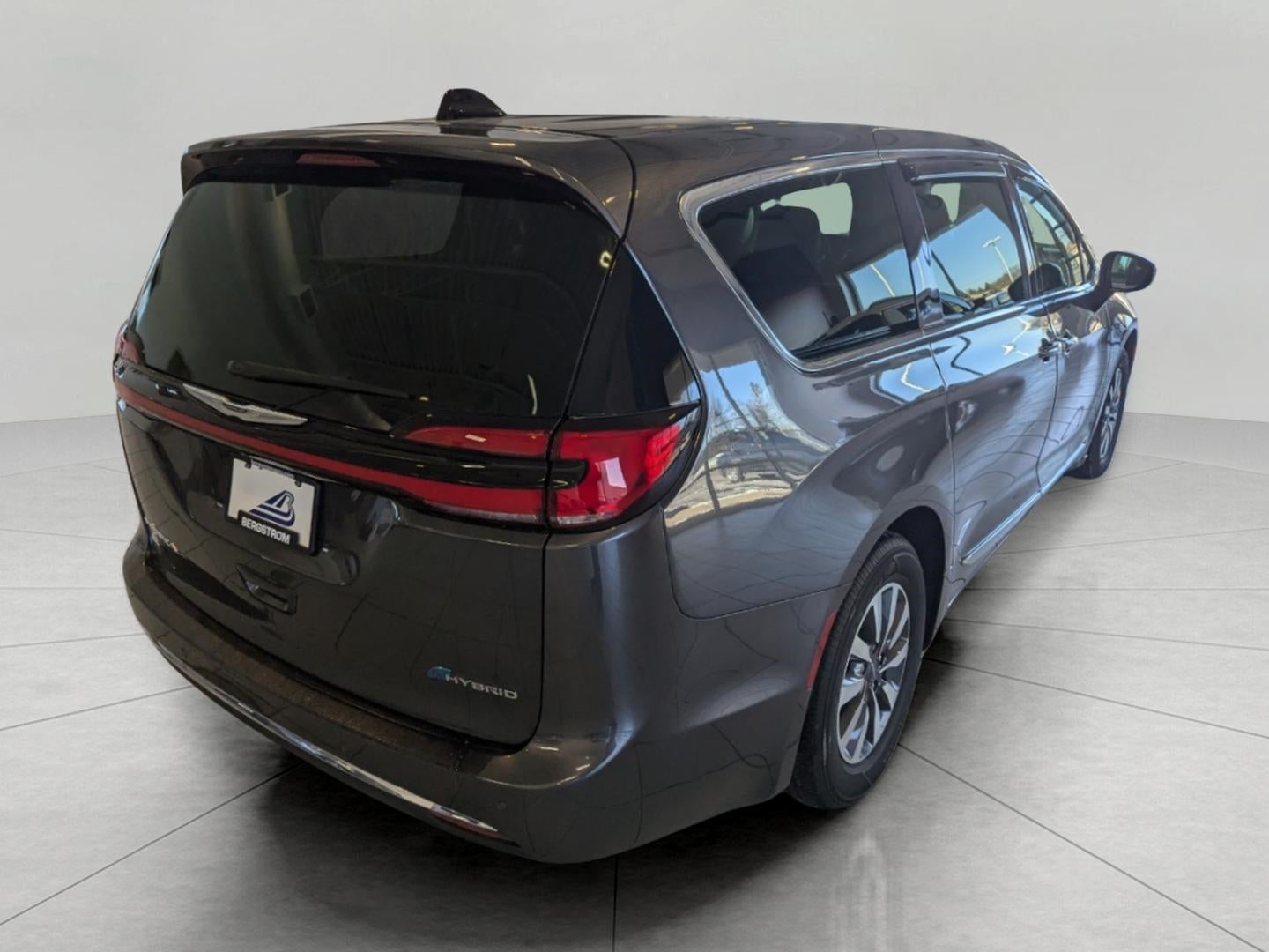 2023 Chrysler Pacifica Hybrid Limited