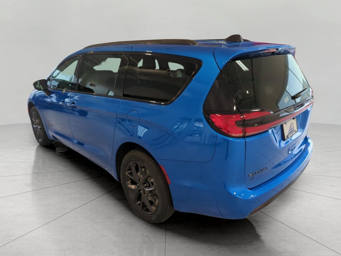 2027 Chrysler Pacifica PACIFICA SELECT AWD