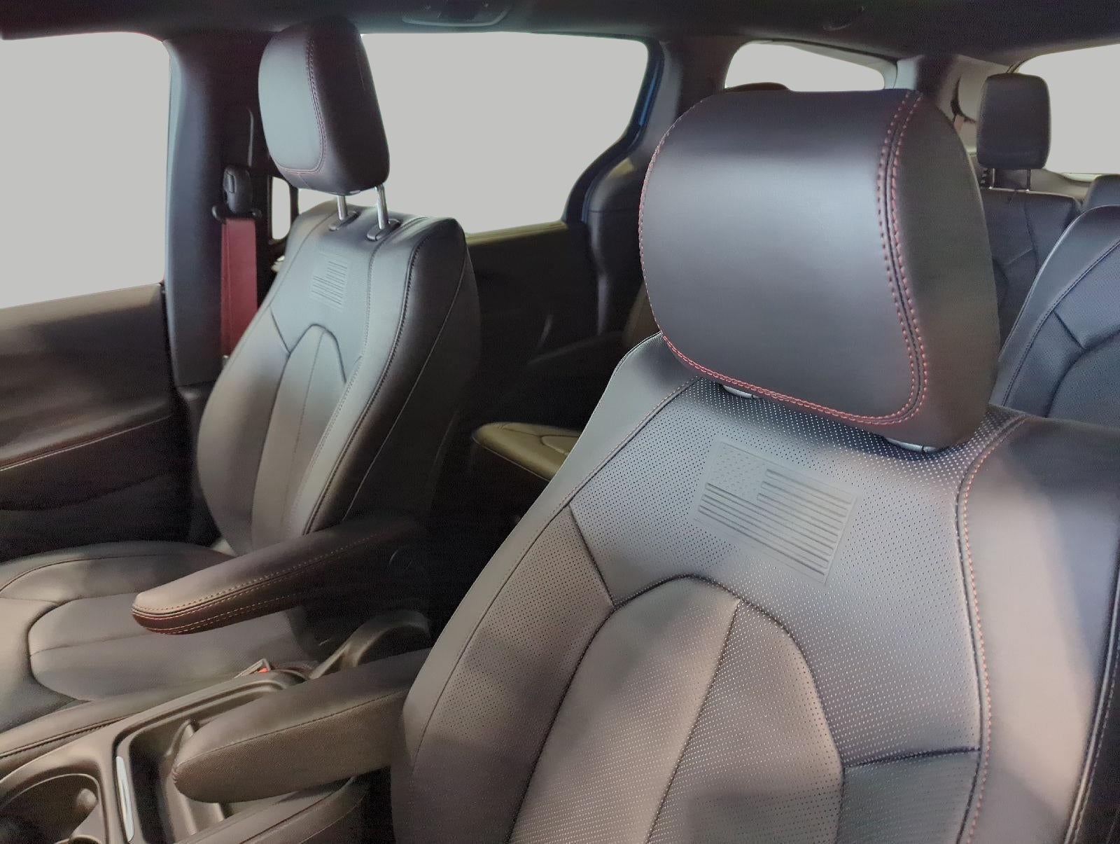 2027 Chrysler Pacifica PACIFICA SELECT AWD