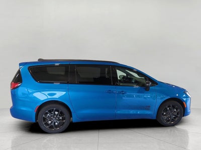 2027 Chrysler Pacifica PACIFICA SELECT AWD