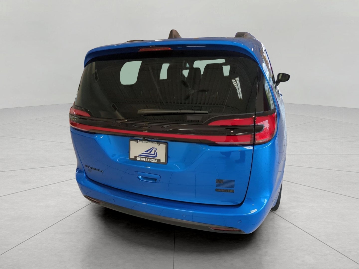 2027 Chrysler Pacifica PACIFICA SELECT AWD