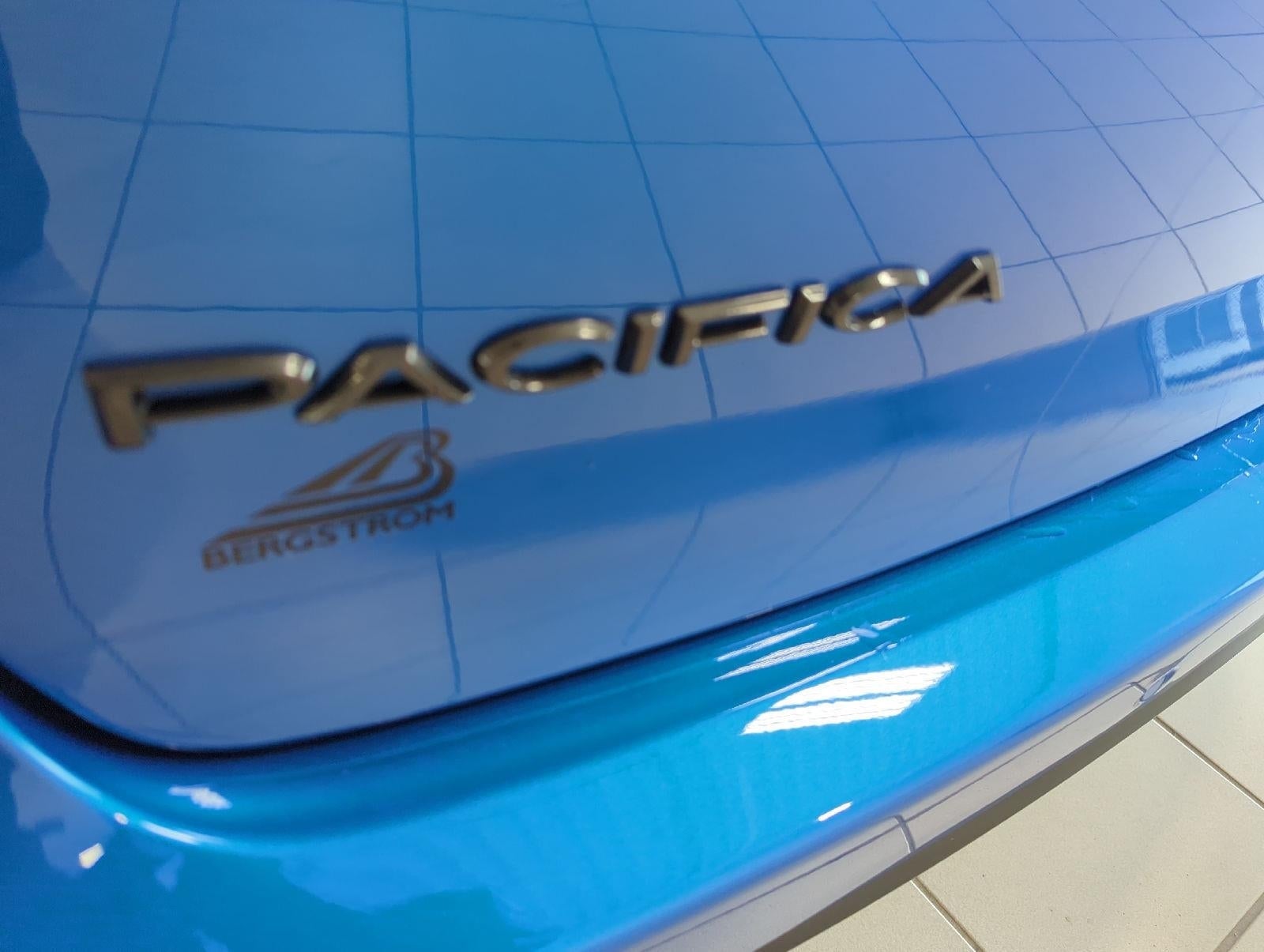 2027 Chrysler Pacifica PACIFICA SELECT AWD