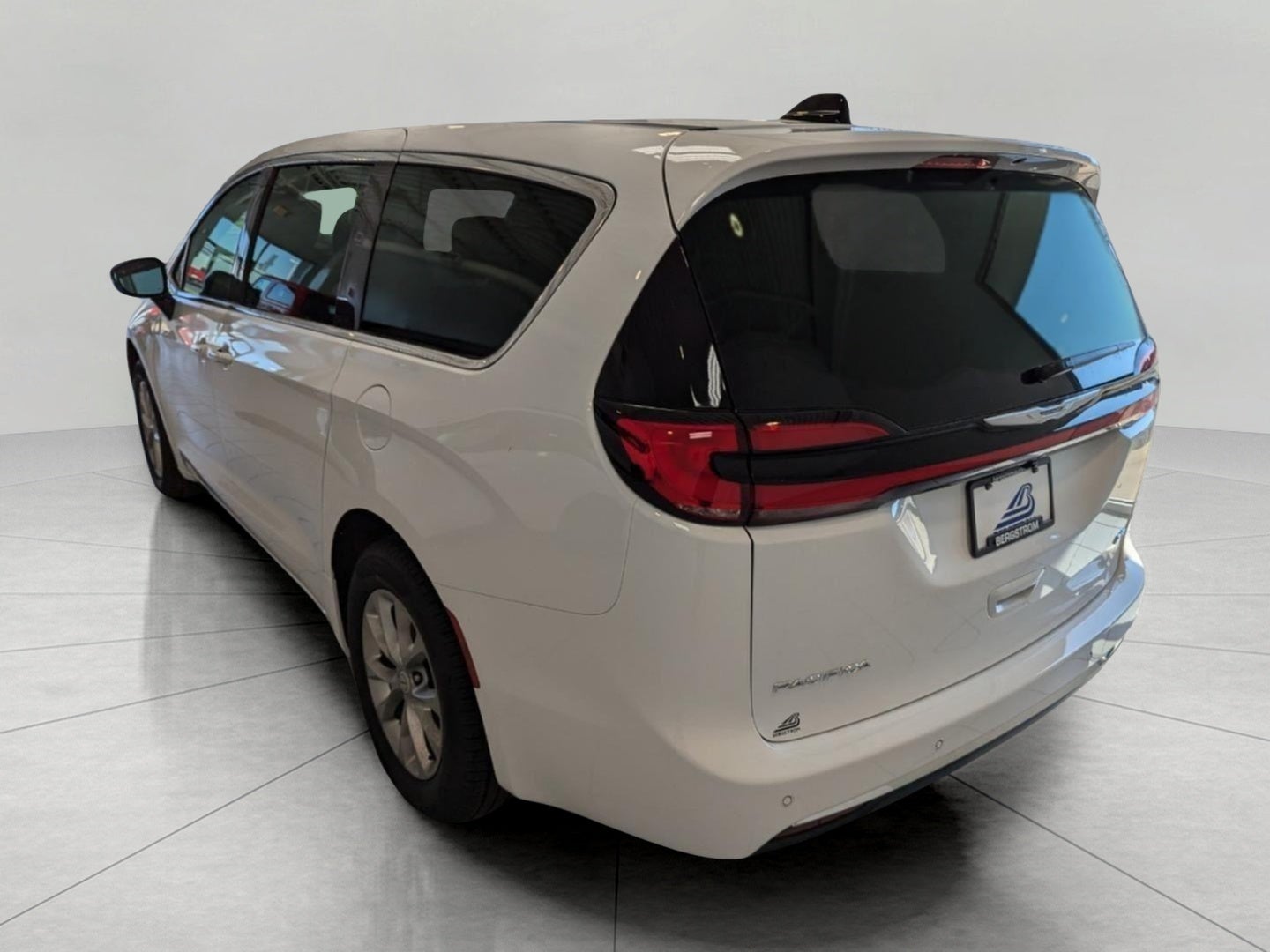 2026 Chrysler Pacifica PACIFICA SELECT AWD