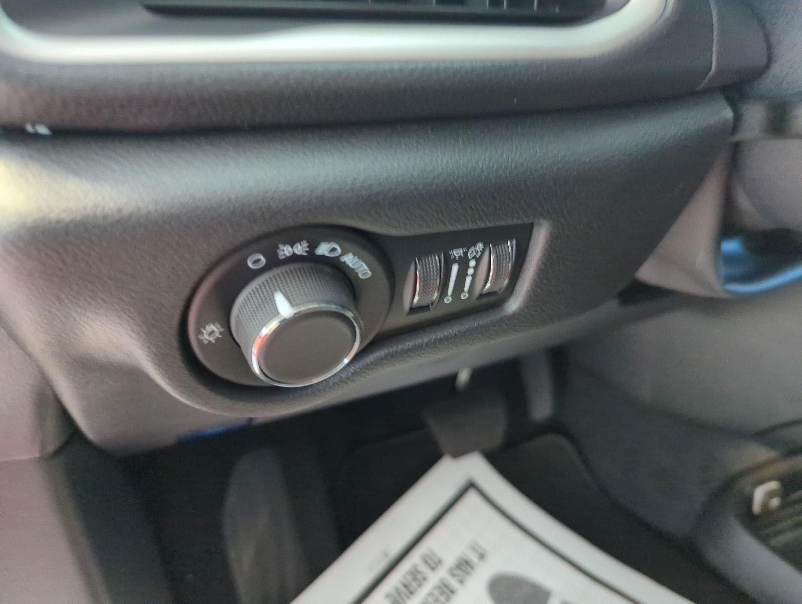 2027 Chrysler Pacifica PACIFICA SELECT AWD