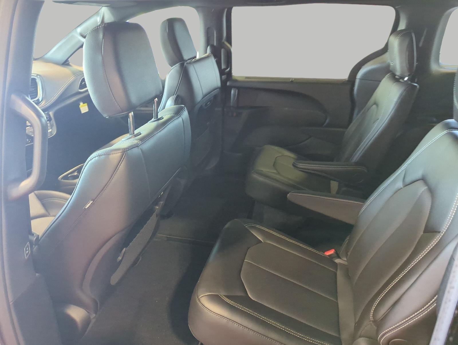 2027 Chrysler Pacifica PACIFICA SELECT AWD