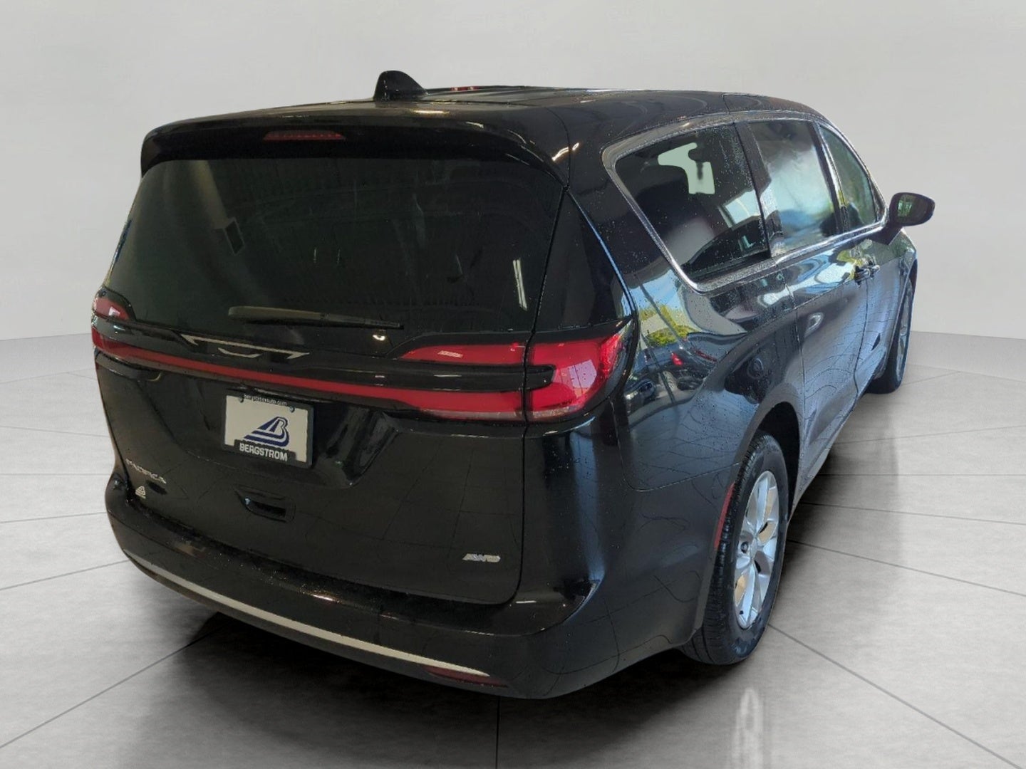 2027 Chrysler Pacifica PACIFICA SELECT AWD