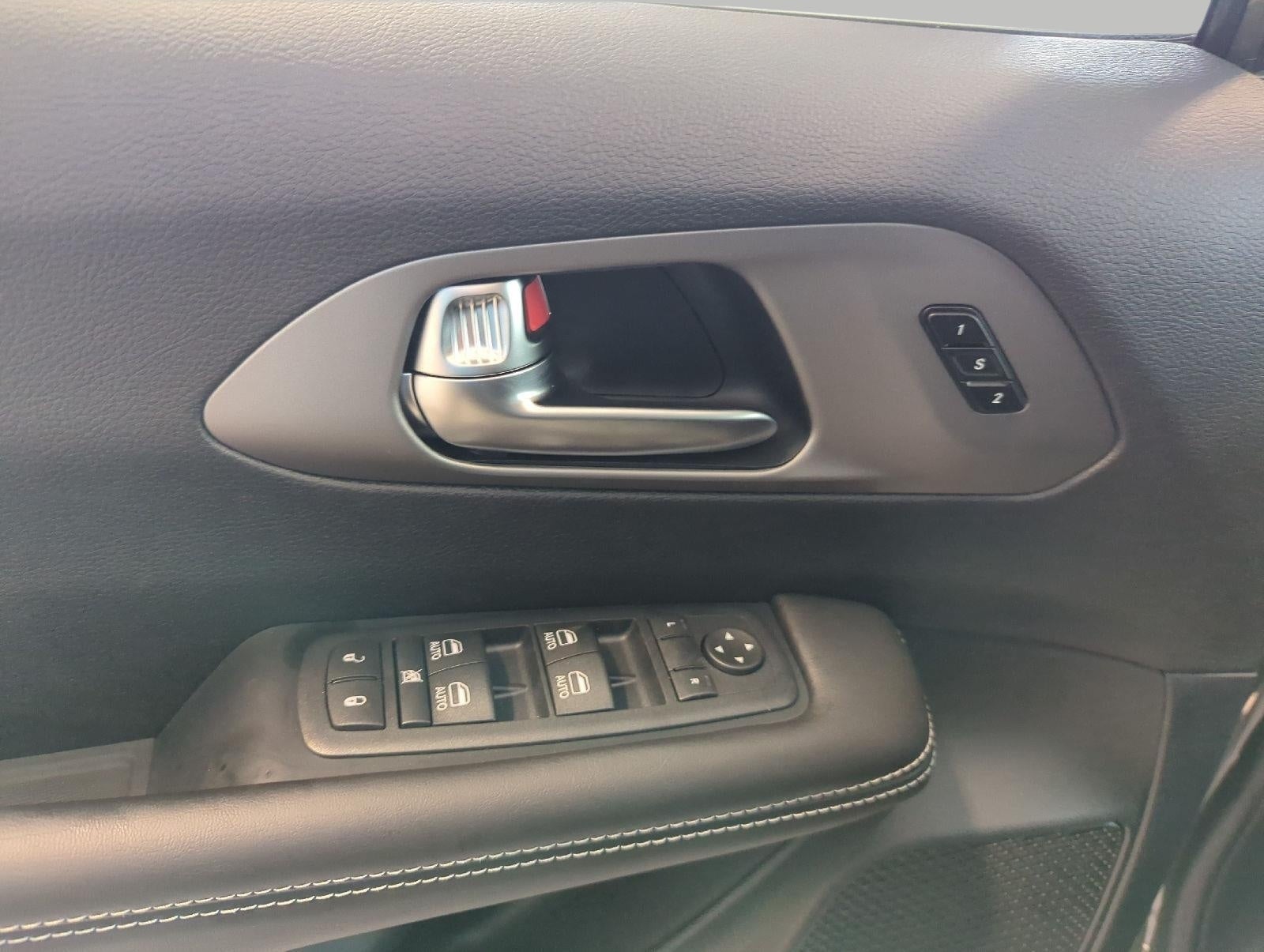 2027 Chrysler Pacifica PACIFICA SELECT AWD