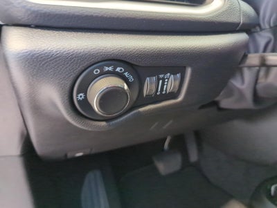 2027 Chrysler Pacifica PACIFICA SELECT AWD