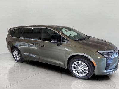 2027 Chrysler Pacifica PACIFICA SELECT AWD