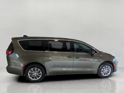 2027 Chrysler Pacifica PACIFICA SELECT AWD