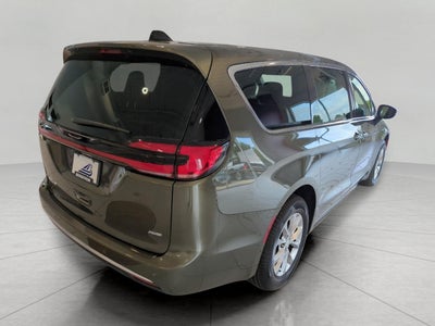 2027 Chrysler Pacifica PACIFICA SELECT AWD