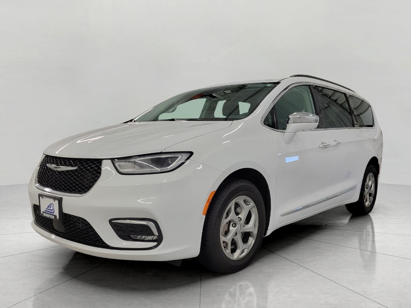 2022 Chrysler Pacifica Limited AWD