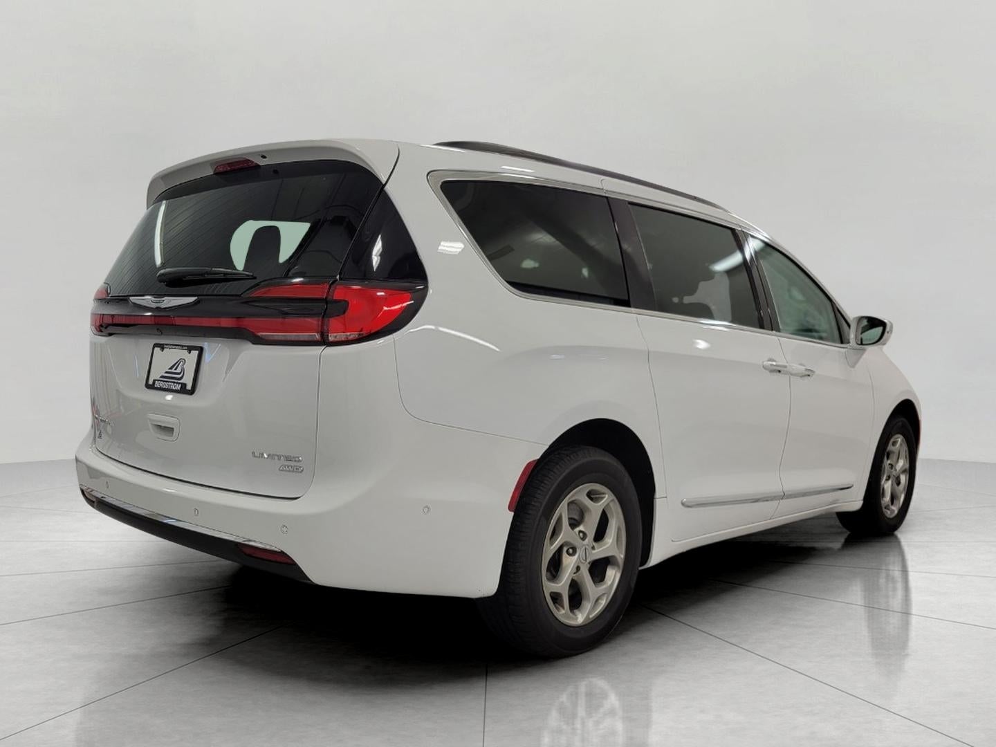 2022 Chrysler Pacifica Limited AWD