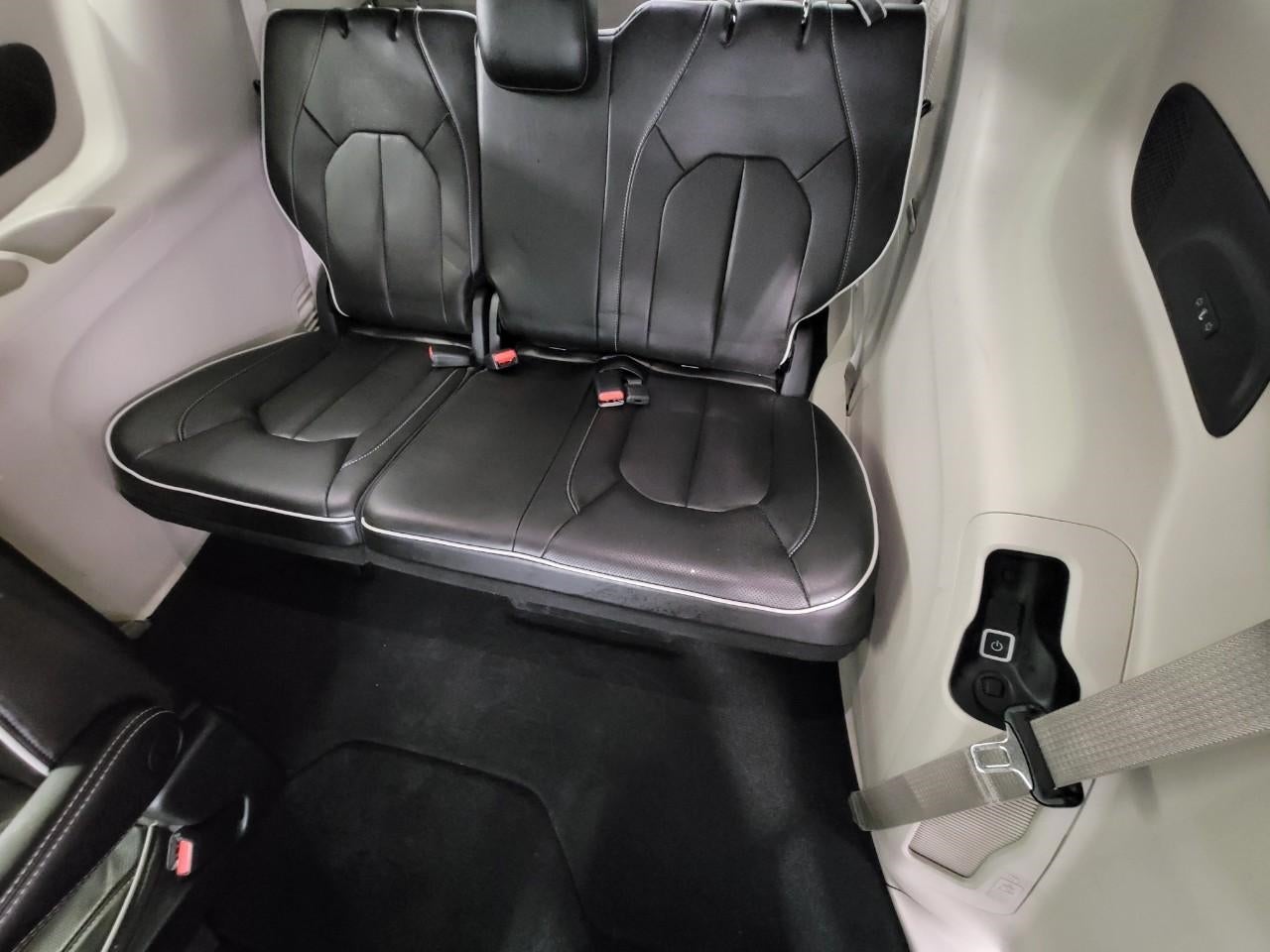 2022 Chrysler Pacifica Limited AWD