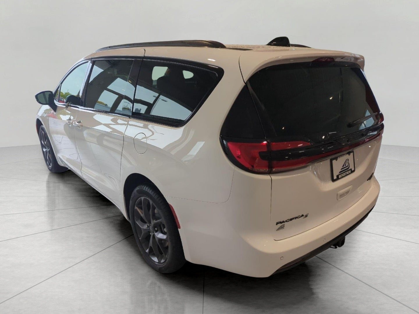 2027 Chrysler Pacifica PACIFICA LIMITED AWD