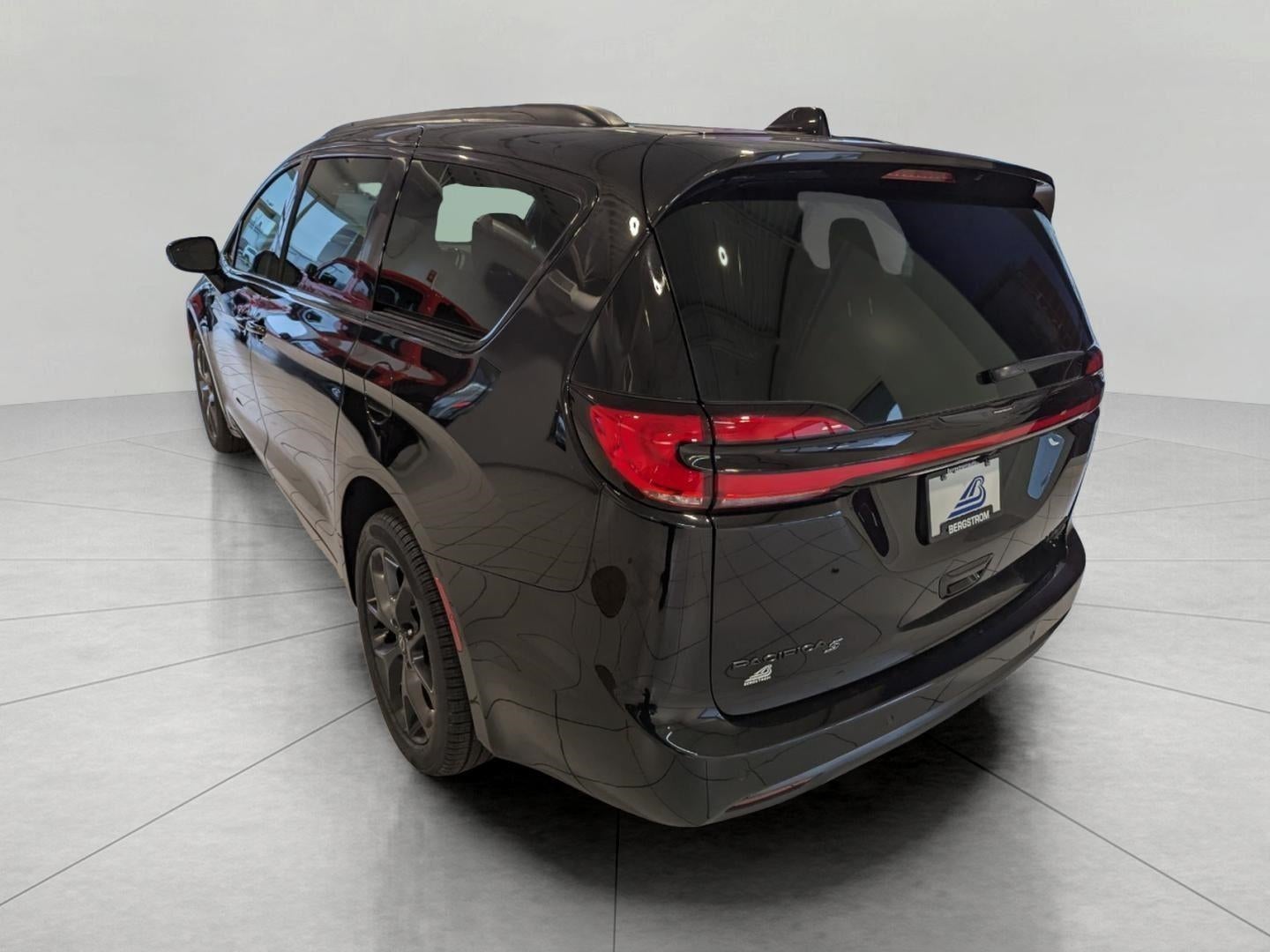 2026 Chrysler Pacifica PACIFICA LIMITED AWD