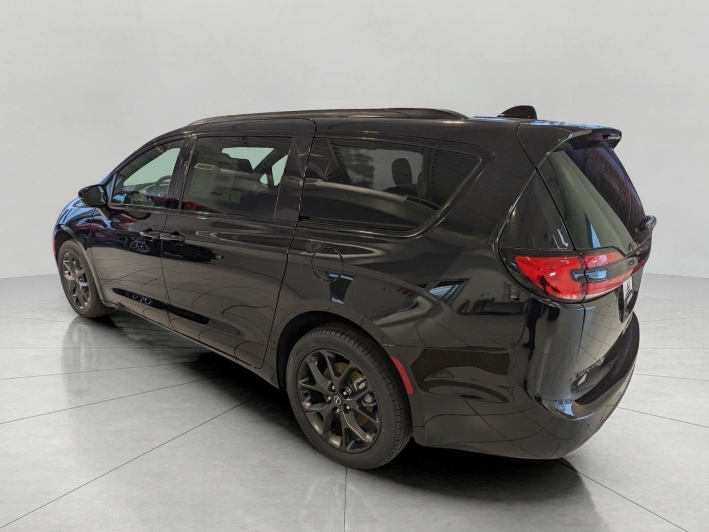2026 Chrysler Pacifica PACIFICA LIMITED AWD