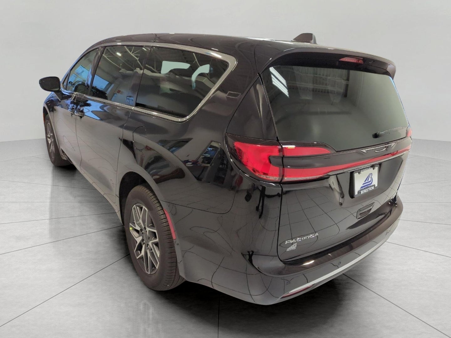 2027 Chrysler Pacifica PACIFICA LIMITED AWD
