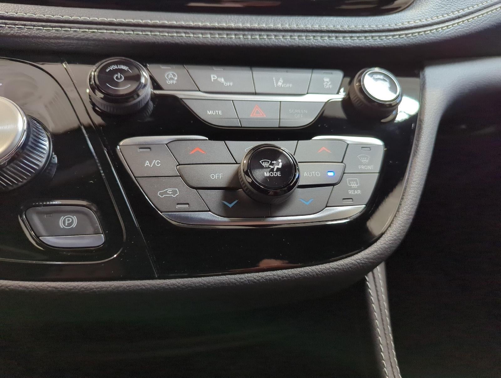 2027 Chrysler Pacifica PACIFICA LIMITED AWD