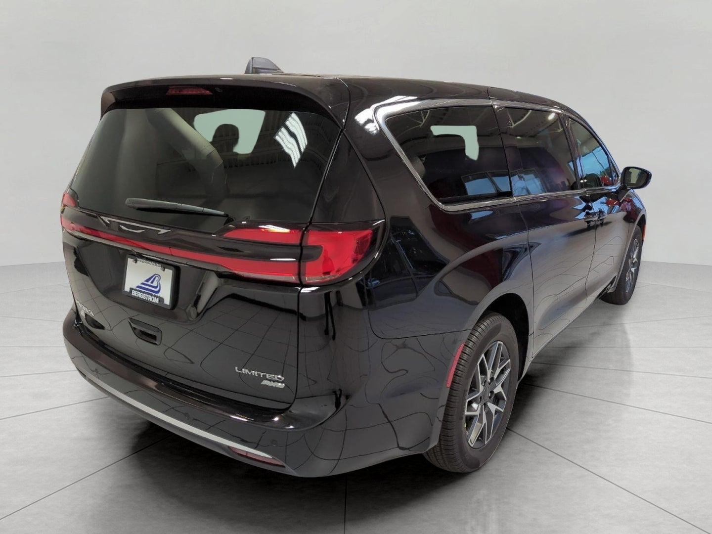 2027 Chrysler Pacifica PACIFICA LIMITED AWD