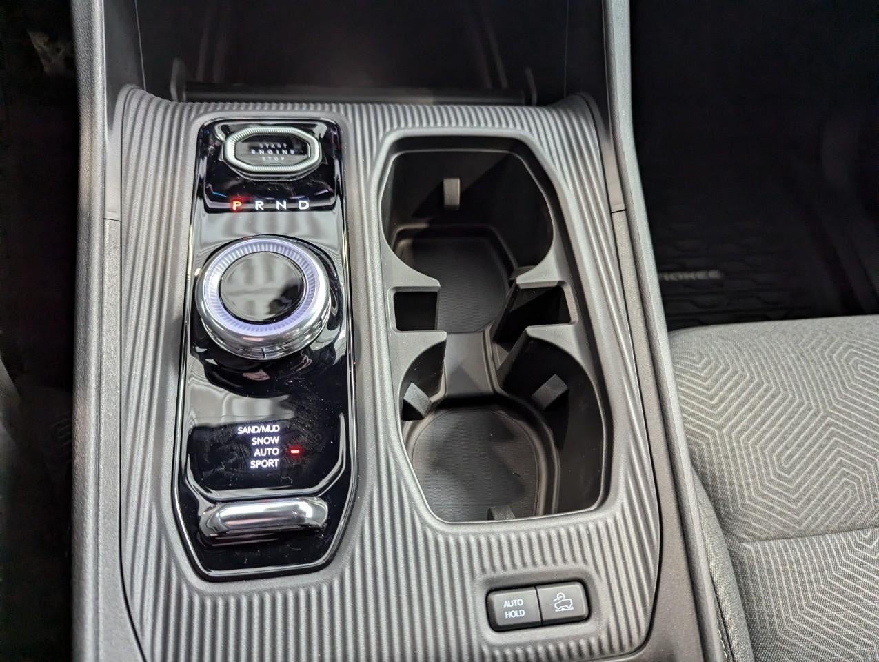 2026 Jeep Cherokee CHEROKEE LAREDO 4X4