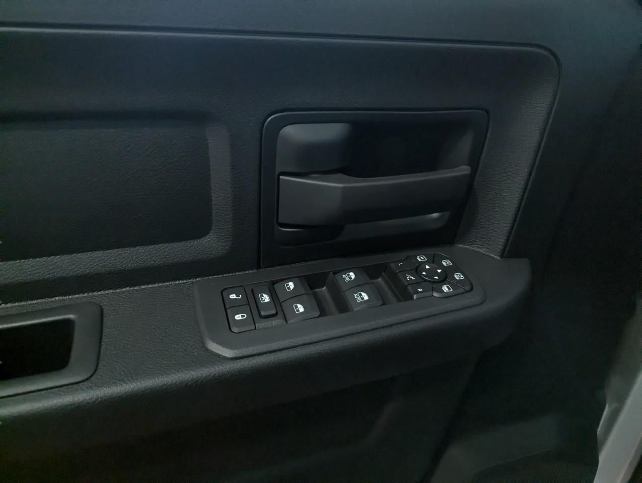 2026 RAM Ram 3500 RAM 3500 TRADESMAN CREW CAB 4X4 6'4' BOX