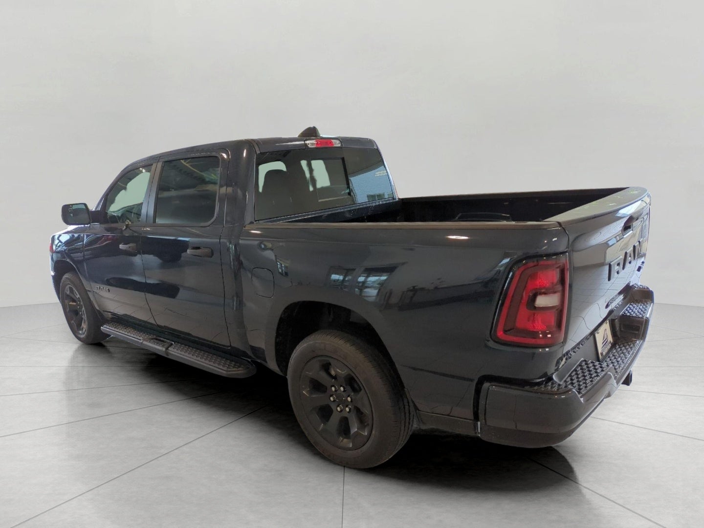2026 RAM 1500 RAM 1500 EXPRESS CREW CAB 4X4 5'7' BOX
