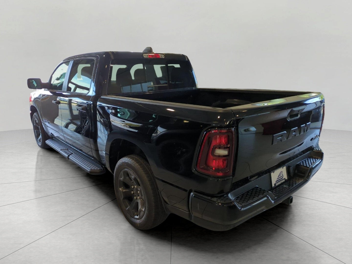 2026 RAM 1500 RAM 1500 EXPRESS CREW CAB 4X4 5'7' BOX