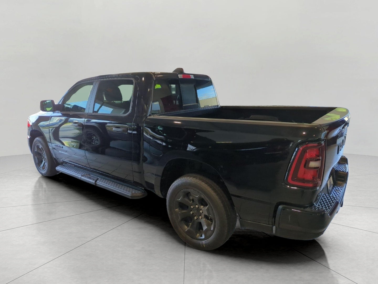 2026 RAM 1500 RAM 1500 EXPRESS CREW CAB 4X4 5'7' BOX