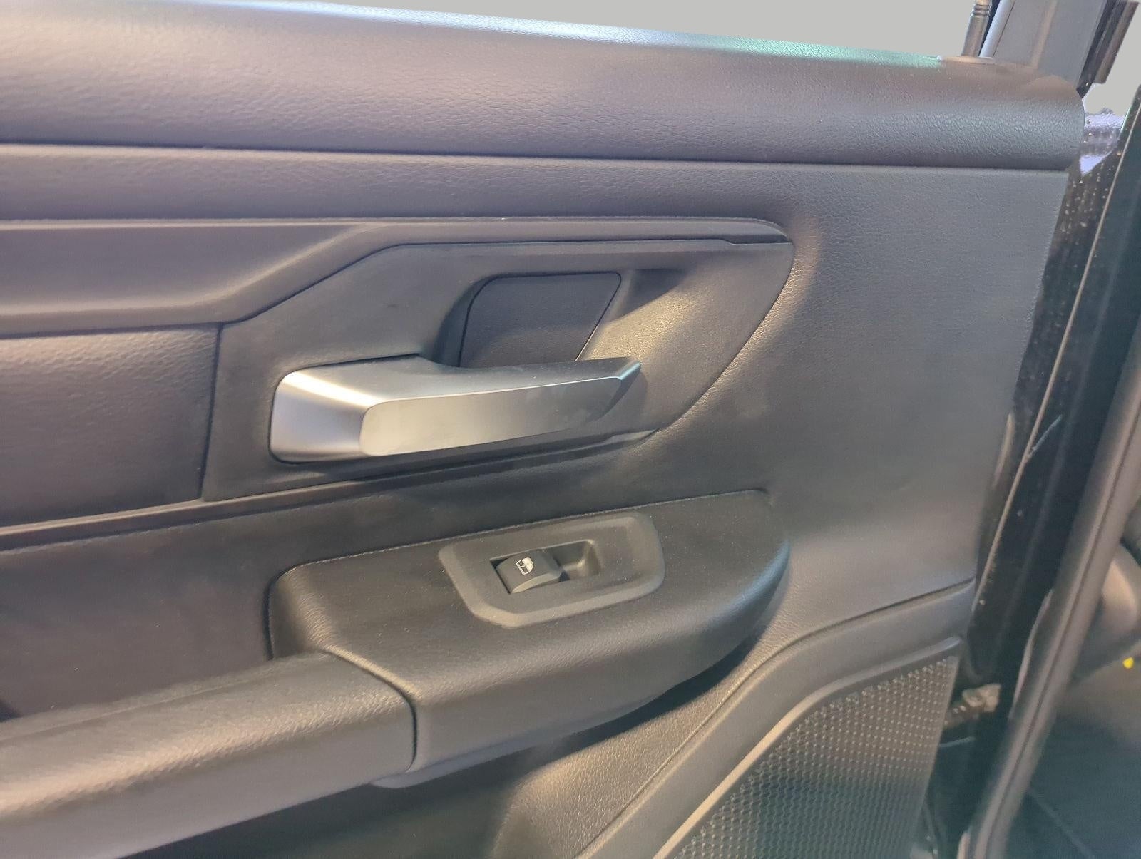 2026 RAM 1500 RAM 1500 EXPRESS CREW CAB 4X4 5'7' BOX