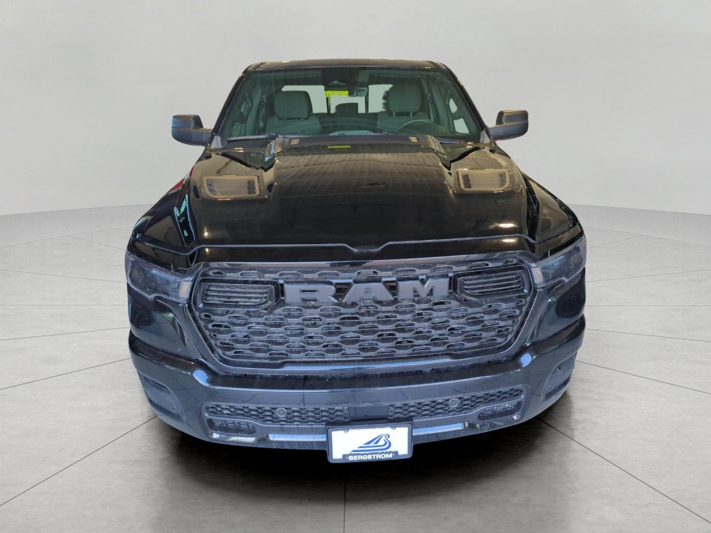 2026 RAM 1500 RAM 1500 EXPRESS CREW CAB 4X4 5'7' BOX