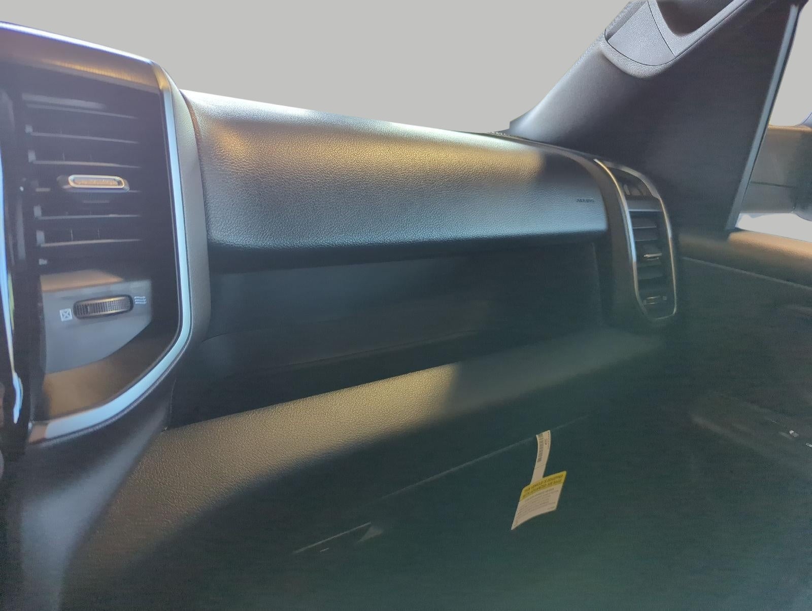 2026 RAM 1500 RAM 1500 EXPRESS CREW CAB 4X4 5'7' BOX