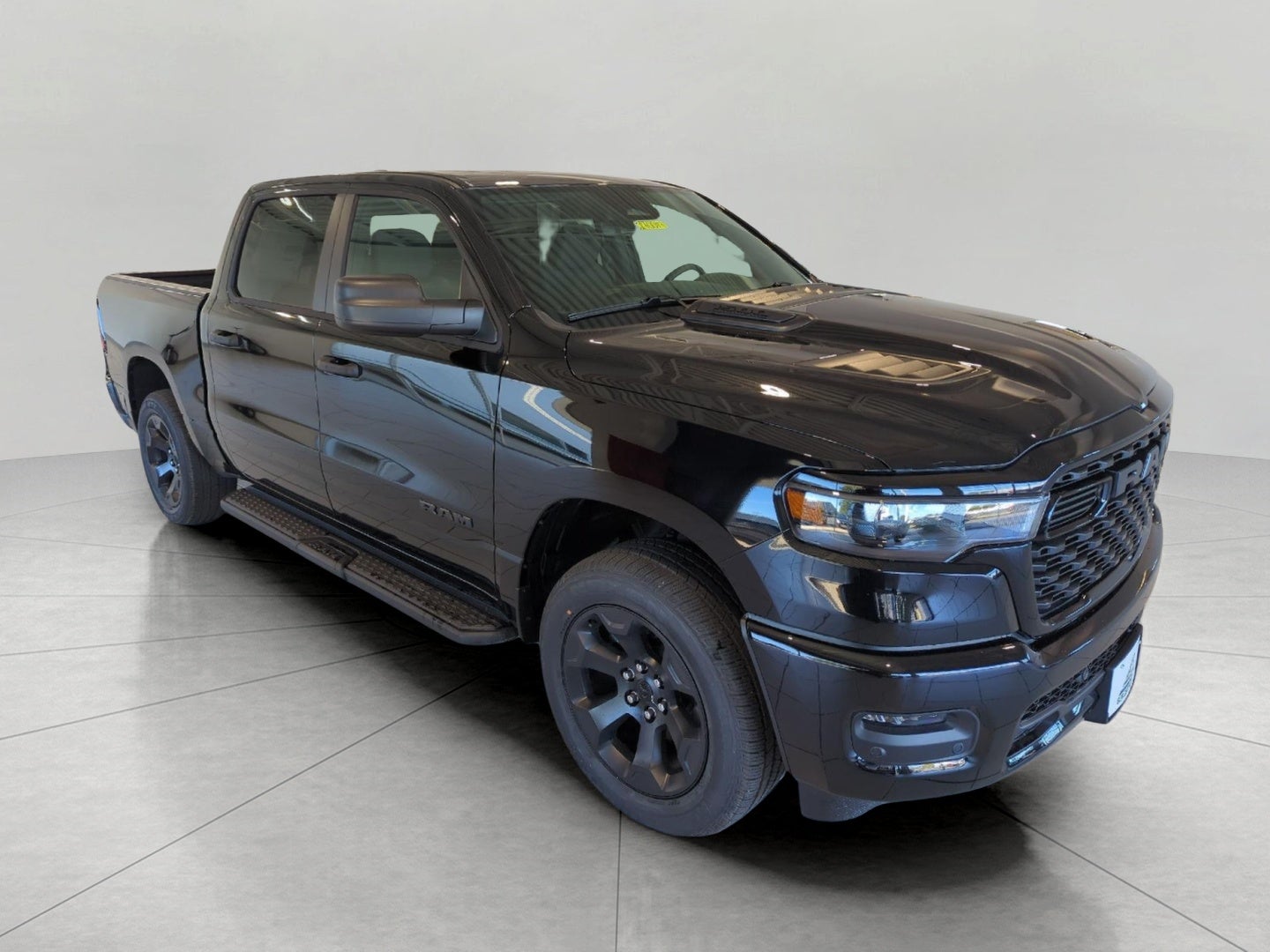 2027 RAM 1500 RAM 1500 EXPRESS CREW CAB 4X4 5'7' BOX