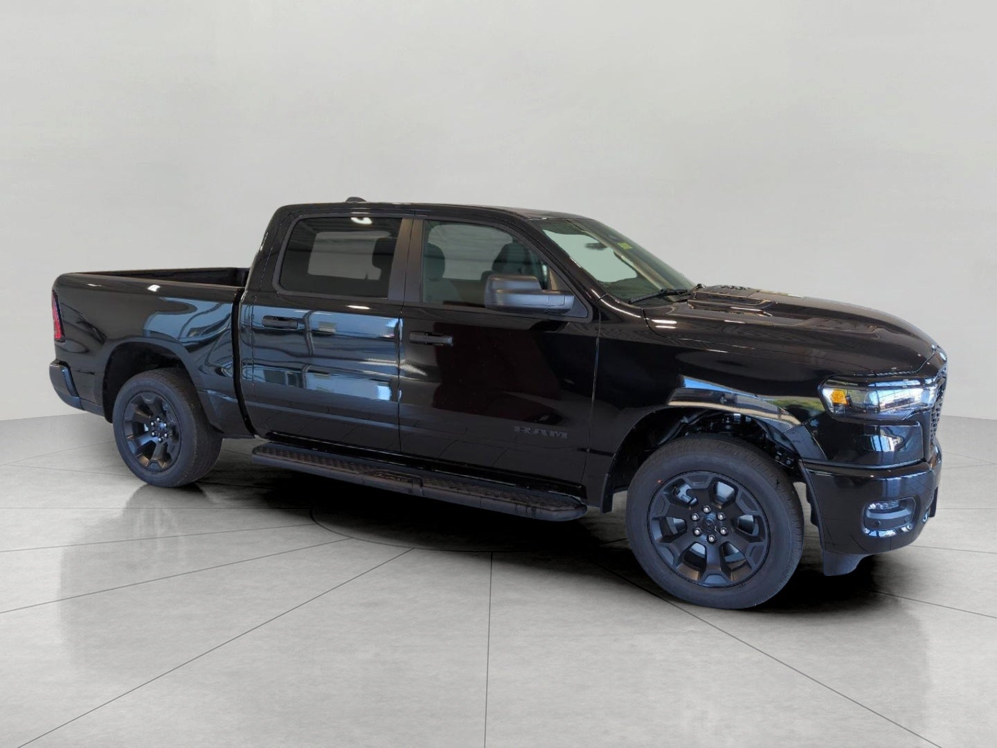 2027 RAM 1500 RAM 1500 EXPRESS CREW CAB 4X4 5'7' BOX