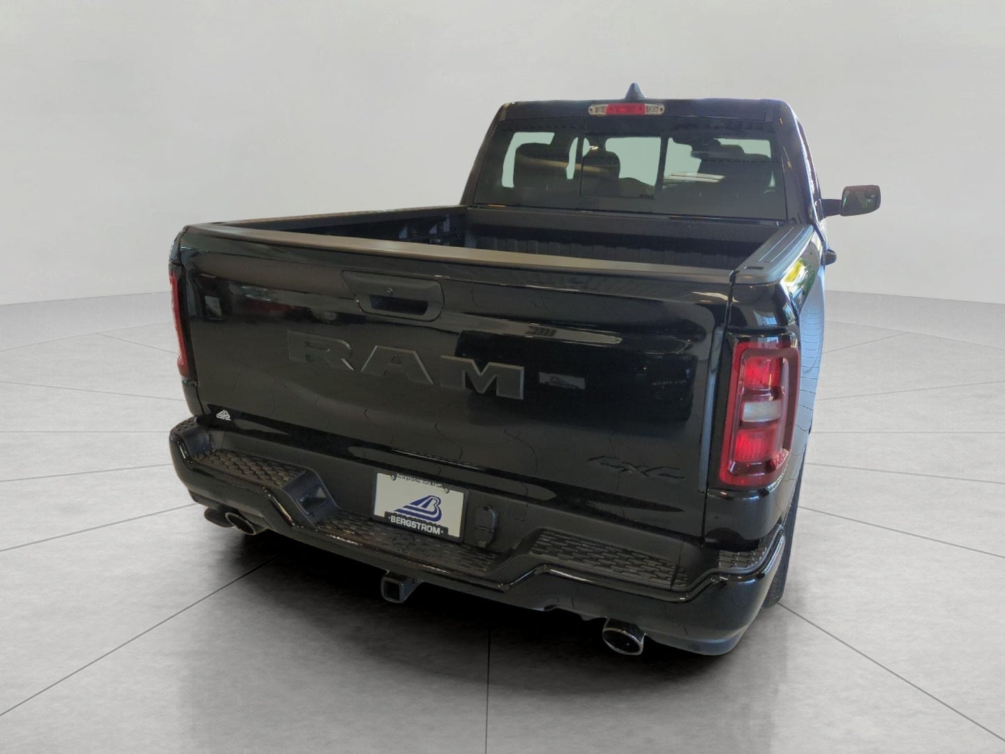 2027 RAM 1500 RAM 1500 EXPRESS CREW CAB 4X4 5'7' BOX