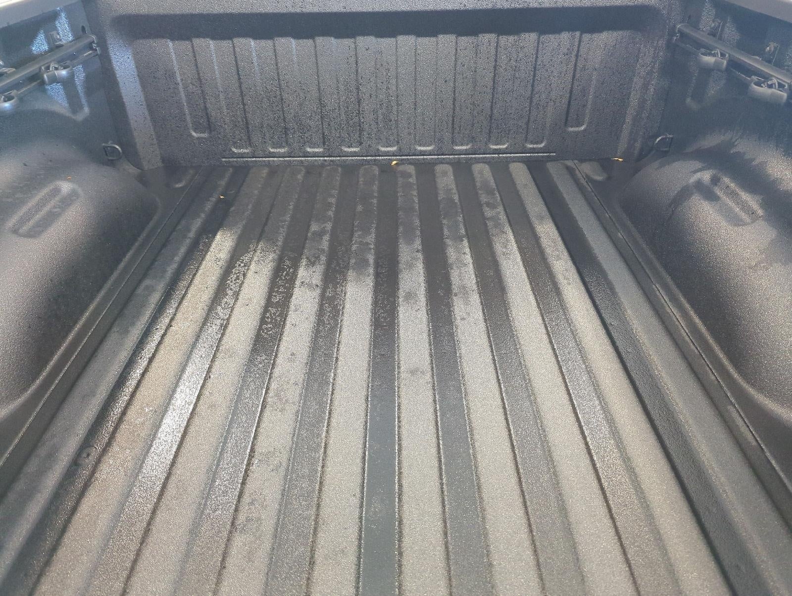 2027 RAM 1500 RAM 1500 EXPRESS CREW CAB 4X4 5'7' BOX