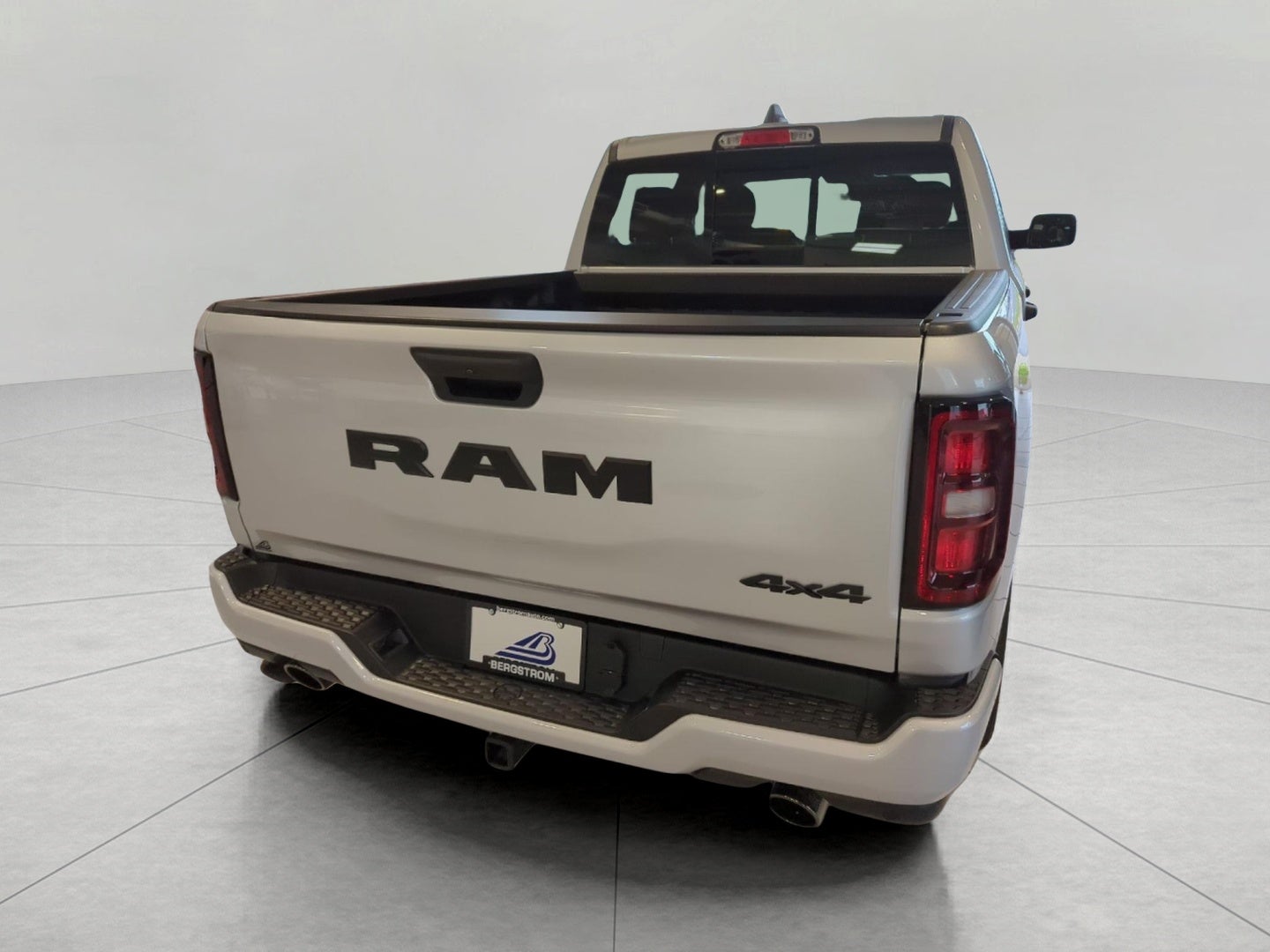2027 RAM 1500 RAM 1500 EXPRESS CREW CAB 4X4 5'7' BOX