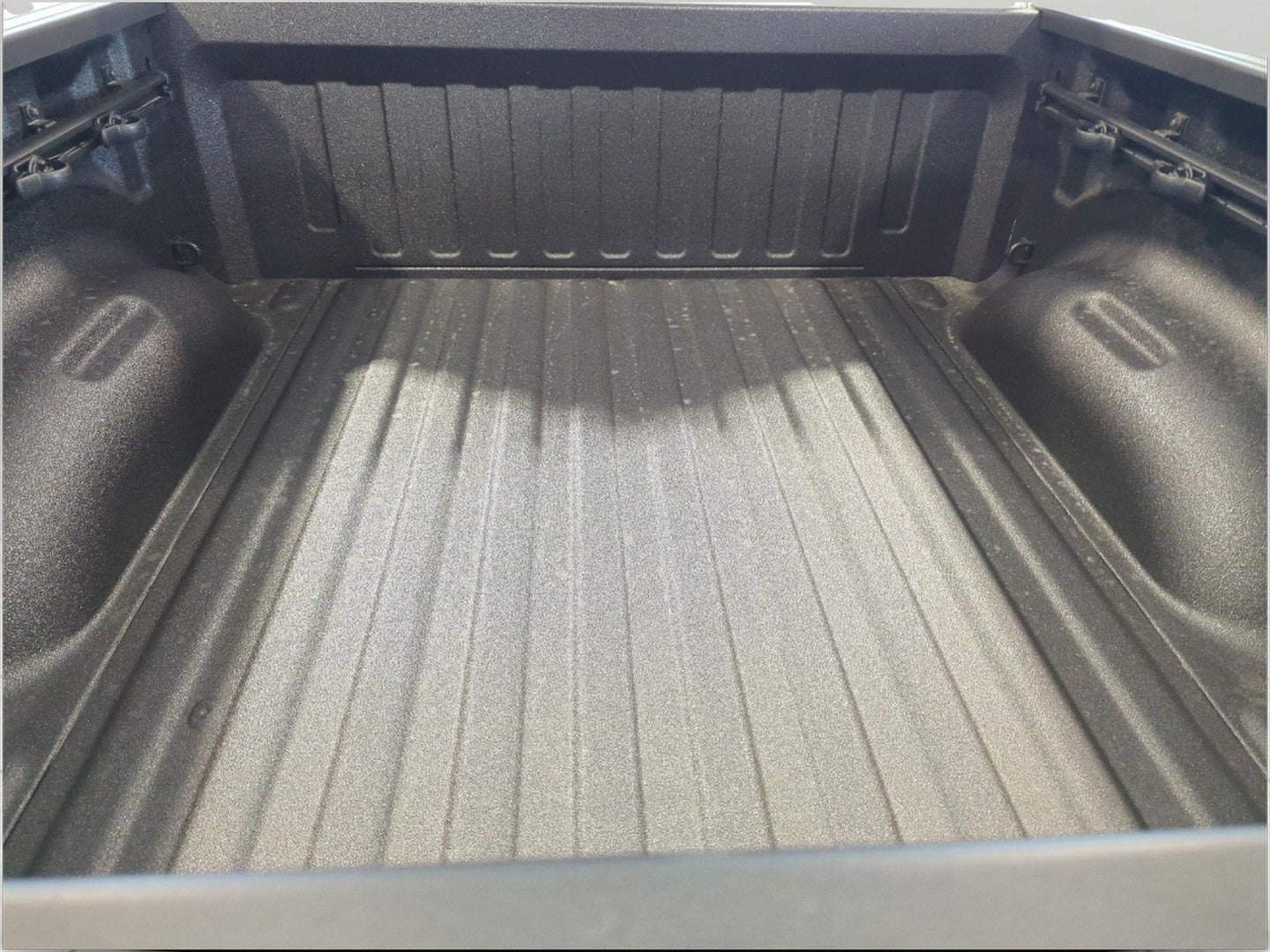 2027 RAM 1500 RAM 1500 EXPRESS CREW CAB 4X4 5'7' BOX