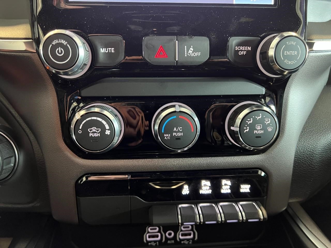 2026 RAM Ram 1500 RAM 1500 EXPRESS CREW CAB 4X4 5'7' BOX