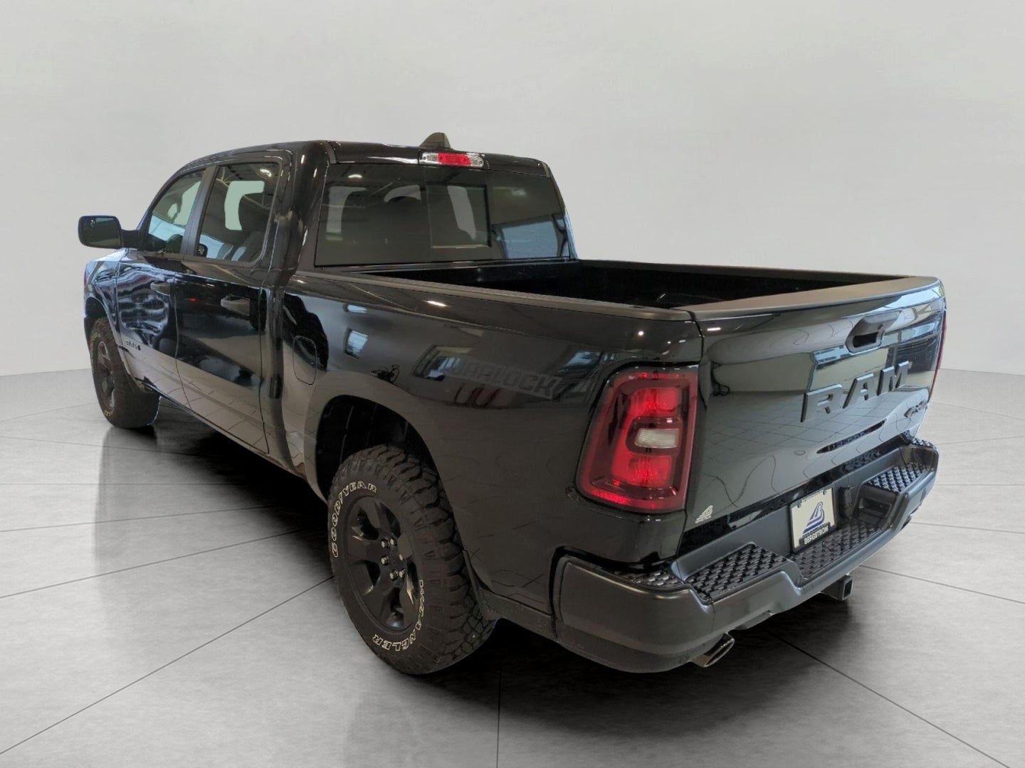 2027 RAM 1500 RAM 1500 WARLOCK CREW CAB 4X4 5'7' BOX