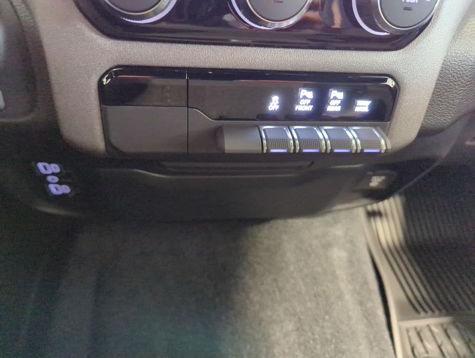 2027 RAM 1500 RAM 1500 WARLOCK CREW CAB 4X4 5'7' BOX